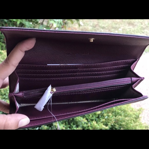 đˇMICHAEL KORS Plum Saffiano Sandrine Satchel Set - Picture 4 of 8